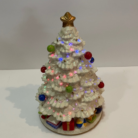 Christmas - Avon fiber optic porcelain Christmas tree - Picture 1 of 8